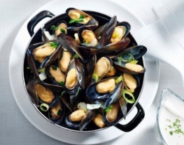 Gekookte mosselen met Riesling en roomsaus