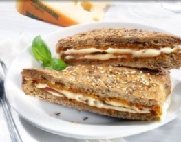 recepten-vandaag-tosti-met-rode-pesto