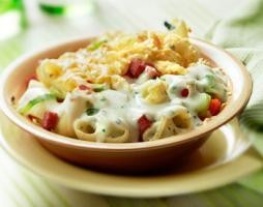 macaroni_ovenschotel_met_salami_paprika_en_kaas-tuinkruidensaus
