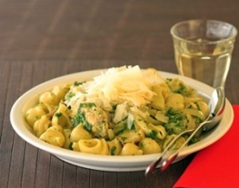 pipe_rigate_met_kip_en_pesto_recepten_vandaag