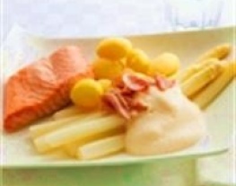 recepten-vandaag-asperges-met-zalm-en-schuimige-sabayon