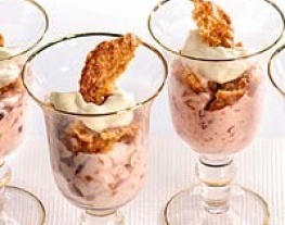 recepten_vandaag_Coupe_van_cranberryroom_en_kletskoppen
