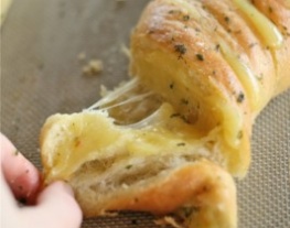 receptenvandaag_knoflook-kaasbrood