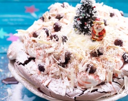 receptenvandaag chocolade pavlova met amarenekersen