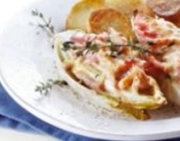 witlofschotel-met-boerenkaas-en-gebakken-aardappelen