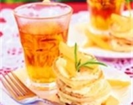 Kwarkpannenkoekjes-met-sinaasappelcreme-en-vers-fruit-recepten-vandaag