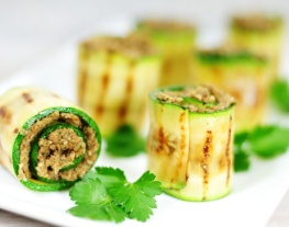 Courgetterolletjes-gevuld-met-groentegehakt