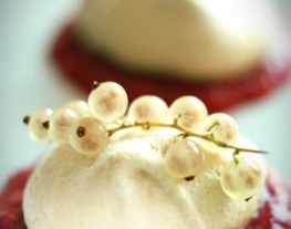 meringue_rodevruchtencoulis-recepten-vandaag