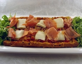 receptenvandaag Pizza met parmaham, mozzarella en rucola