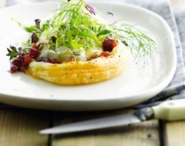 receptenvandaag Geitenkaastaartjes met kruidensalade