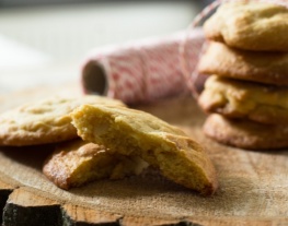 chewy-white-chocolate-chip-cookies-met macadamianoten