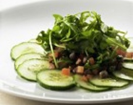 recepten vandaag salade komkommersalade kruidige tomaat