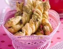 receptenvandaag Spiralen met pistachenoten en rozijnen