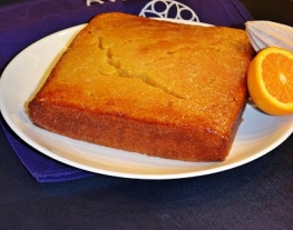 receptenvandaag Semolinacake met sinaasappel, kokos & oranjebloesemsiroop