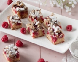 frambozencake-met-amandelcrumble-recepten-vandaag