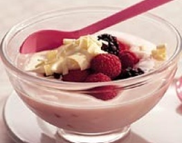 recepten vandaag herfst roodfruitcoupe met witte chocoladeroom
