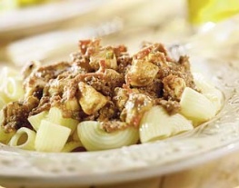 1 pipe rigate met tomatensaus en olijventapenade