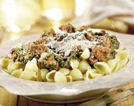 1 pasta met chorizoworst en spinazie in kruidige tomatensaus