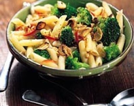 1 penne met broccoli, knoflook en walnoten