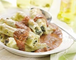 1 cannelloni gevuld met ricotta, spinazie en pijnboompitten, met tomatensaus