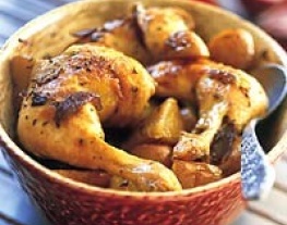 7 kip, ui en aardappels uit de oven