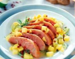 11 gerookte zalm met mango, limoen en roze peper